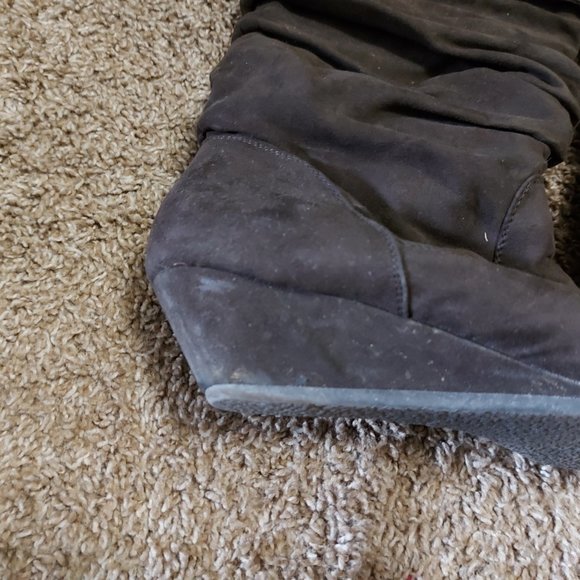 Brown Britanny Heeled Boots - Picture 7 of 9